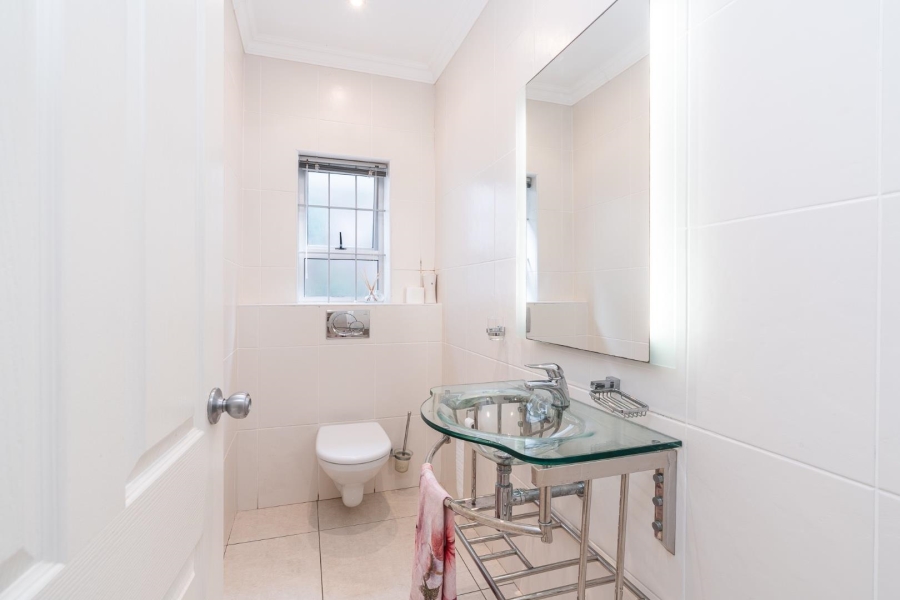 4 Bedroom Property for Sale in Kenilworth Western Cape